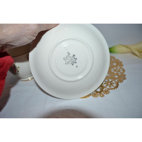 Vintage Royal Coronation 1953 Cup & Saucer Elizabeth 2 - Picture 2 of 5